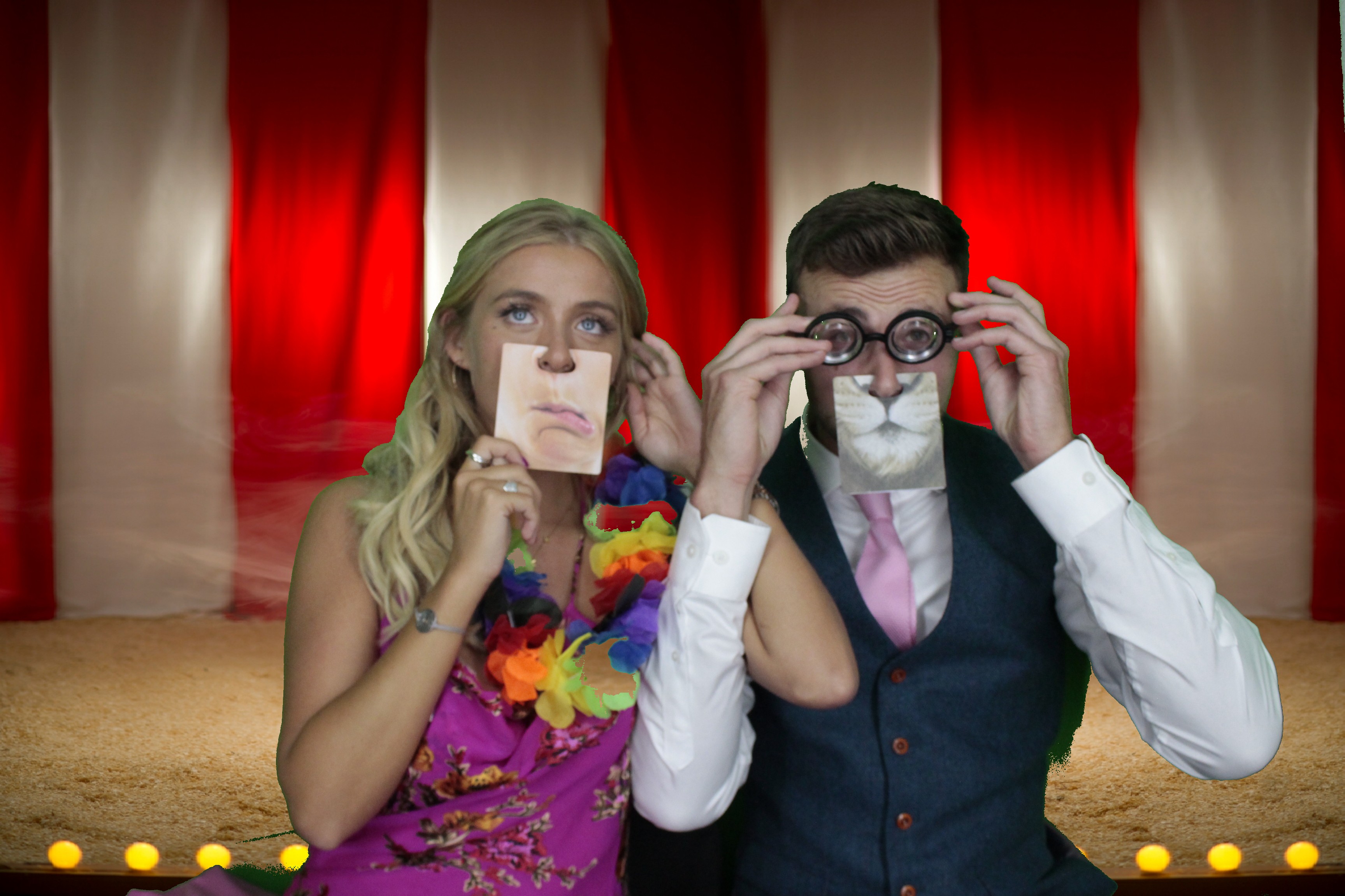 Mr & Mrs Bowles | View more photos from the event at gallery.myphotoboothexperience.co.uk/u/MyPhotoBoothExperienceLtd/Mr-Mrs-Bowles